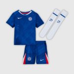 Chelsea Store – Official chelsea-nike-home-stadium-minikit-2025-26-little-kids_ss5_p-202492488+pv-5+u-wegnhmwpsxanomtpeoo8+v-nbypsaxhn1mg9rwybruy Chelsea FC Jerseys and Fan Gear